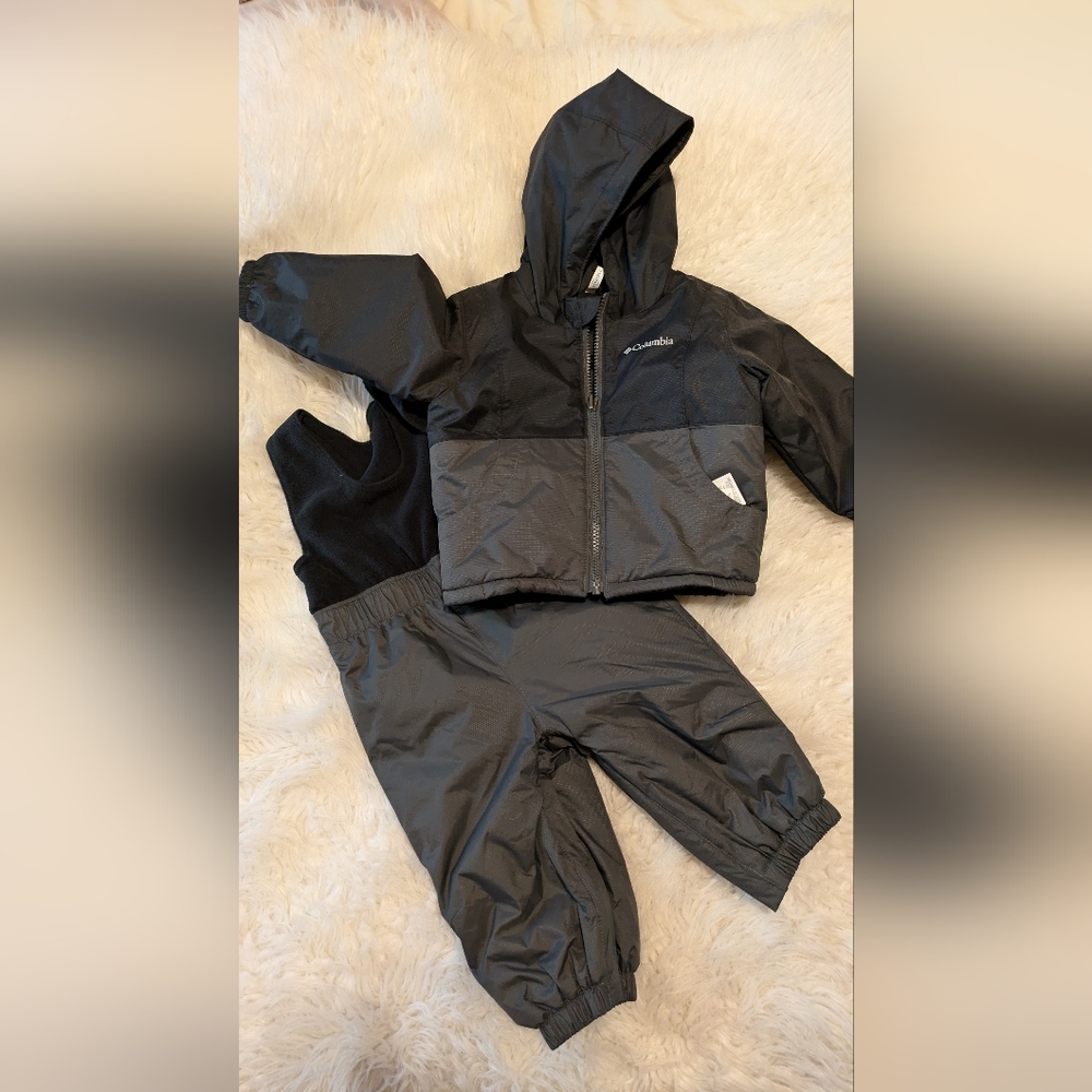 Columbia black snowbibs pantsuit and matching jacket 12-18m